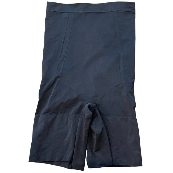 SPANX OnCore High Waist Mid-Thigh Shorts (L) - Picture 2 of 5